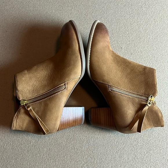 VIONIC Sterling Saddle/Carmel Brown Booties Leather/ Suede Ankle Boots Size 7.5 - Picture 6 of 9